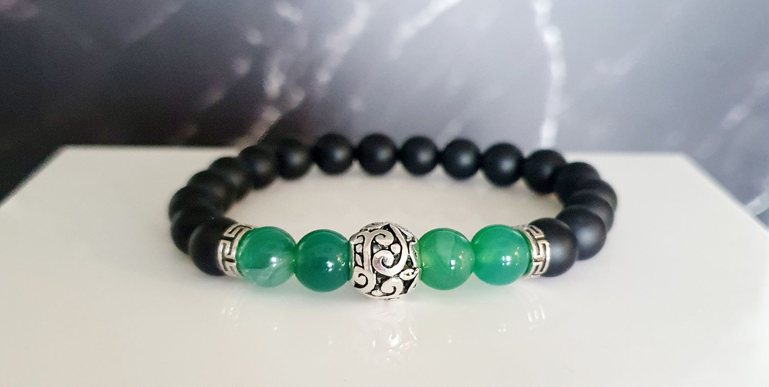🙏 BIEN-ÊTRE/CHANCE/ANTI-STRESS 🙏 Bracelet extensible Homme/Mixte T.19cm (Personnalisable) Perles 8mm en AGATE VERTE 🟢 et ONYX NOIR MAT ⚫️ Création artisanale.
