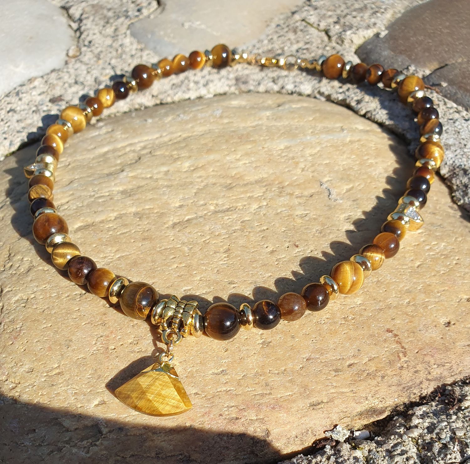 🐅 OEIL DE TIGRE 🐅  Ravissant Tour de Cou 37cm. Perles en véritable Œil de Tigre Grade 5A. Symbole de 🙏 FORCE/PROTECTION/PERSÉVÉRANCE 🙏 Fait main. Exemplaire unique.