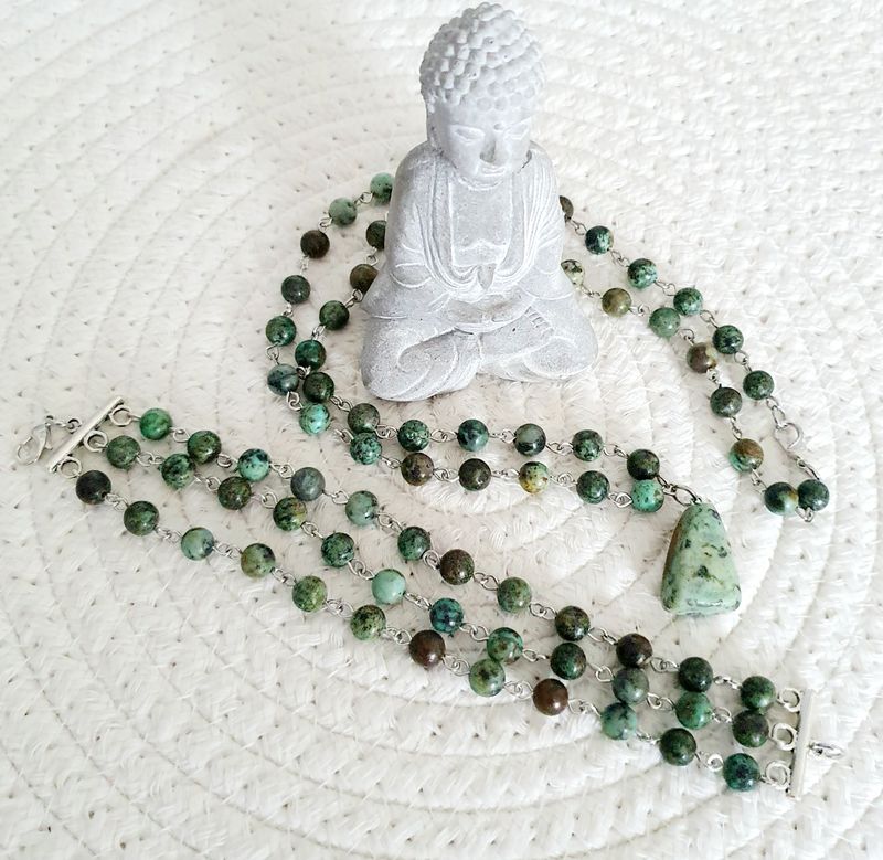 💚 TURQUOISE AFRICAINE 💚 Collier 57cm en acier inoxydable. Perles 6mm en véritable Turquoise africaine 🙏PROTECTION/FORCE/BOUCLIER ÉNERGÉTIQUE🙏 Création artisanale. Exemplaire unique.