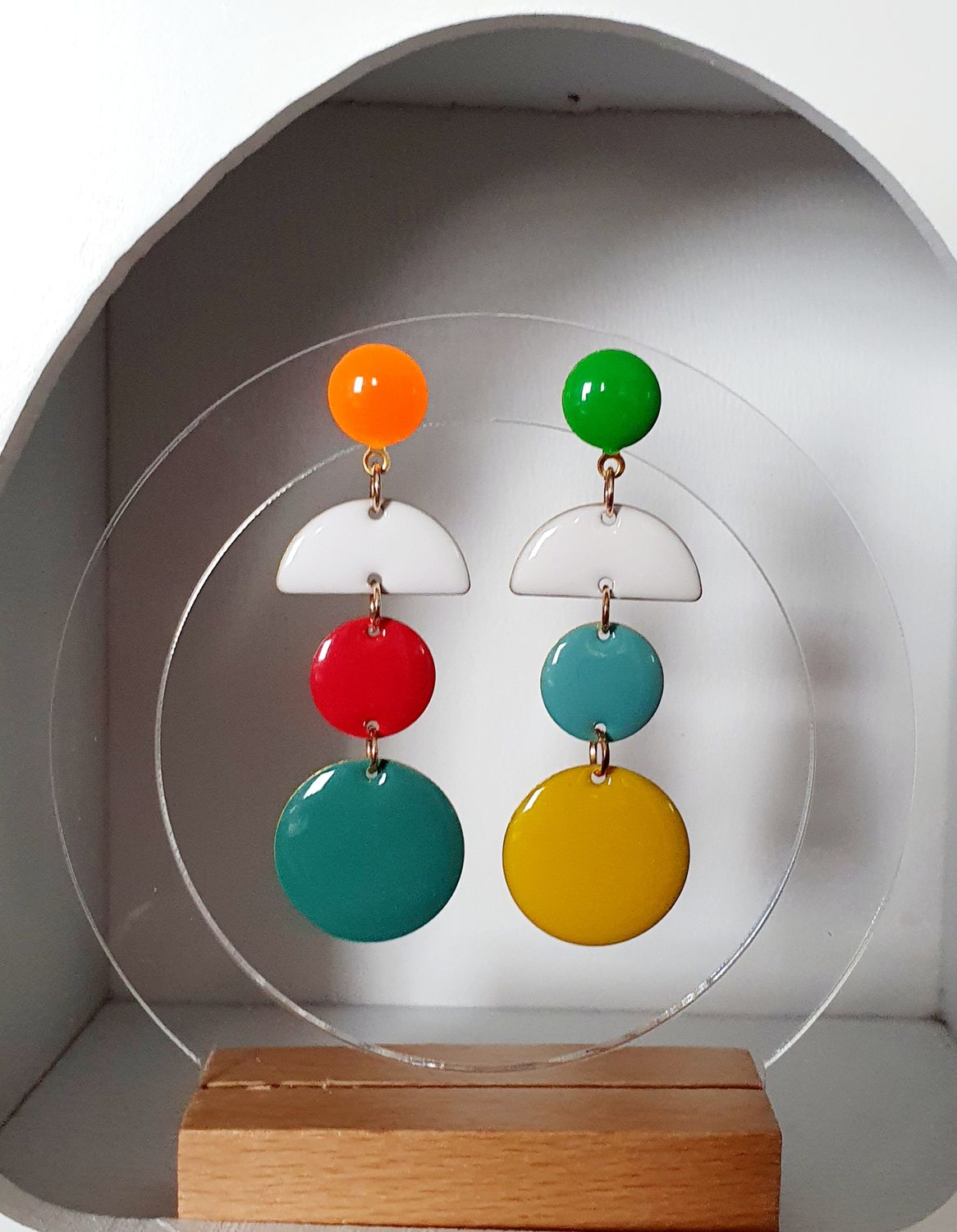 🌈 SEQUINS ÉMAIL MULTICOLORE BRILLANT 🌈 Boucles d&#39;oreilles originales et colorées, ultra légères à porter. Idéales pour donner du peps à vos tenues 🤩👗👒🕶🌞