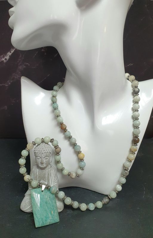 🤩 Magnifique sautoir 67cm extensible. Facile à enfiler. Perles et grand pendentif en véritable AMAZONITE BLEUE 🙏 RÉCONFORT/APAISEMENT/CRÉATIVITÉ 🙏FAIT MAIN. EXEMPLAIRE UNIQUE.