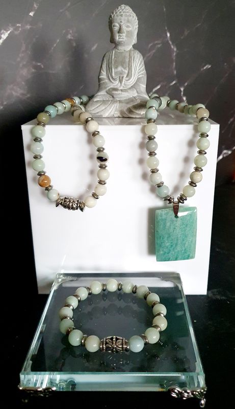 🤩 Très beau bracelet extensible T.standard 18cm (Personnalisable) Perles en véritable AMAZONITE Symbole de 🙏 RÉCONFORT/APAISEMENT/CRÉATIVITÉ 🙏 collier assorti disponible réf:2157 (voir photo)