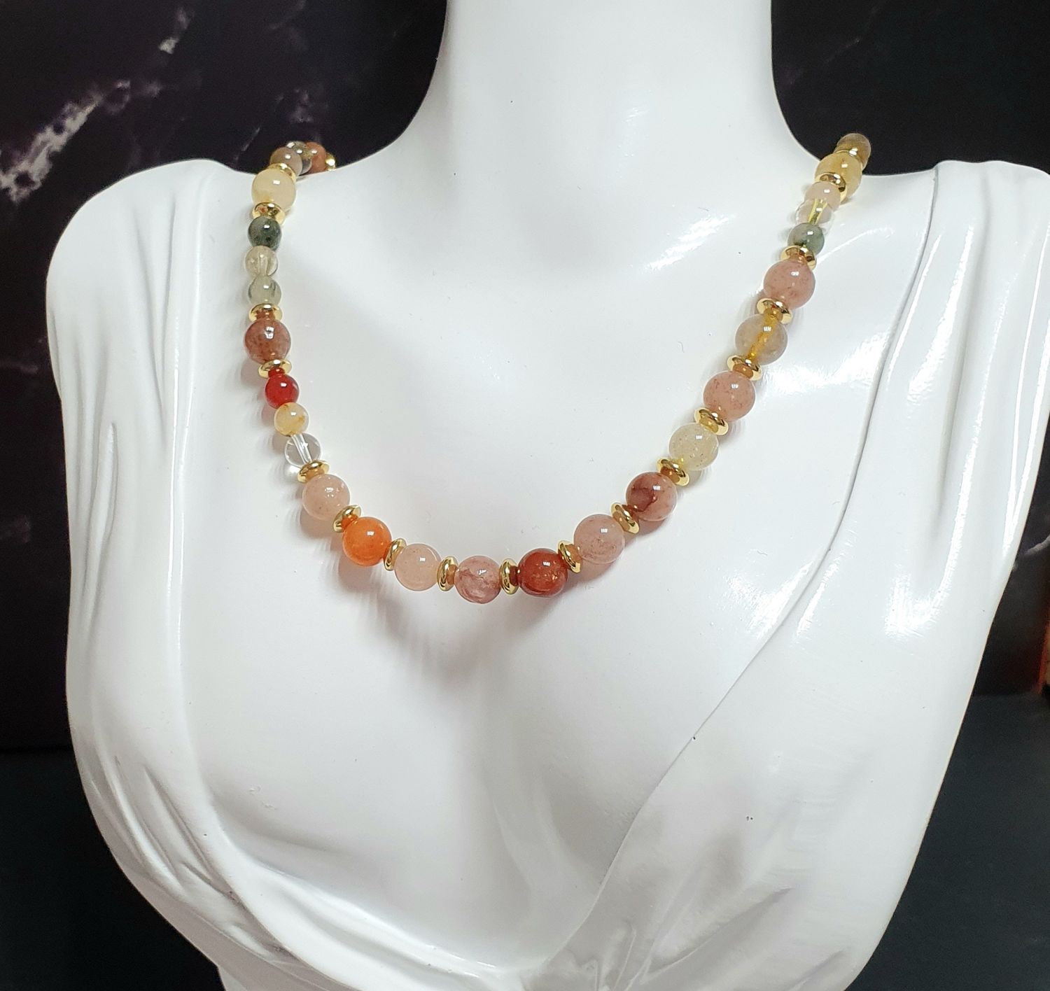 🙏 QUARTZ RUTILE 🙏 Magnifique tour de cou 40cm. Perles en véritable Quartz rutile grade 5A de haute qualité. CRÉATIVITÉ/VOLONTÉ/ÉNERGIE POSITIVE Fait main. Modèle unique.