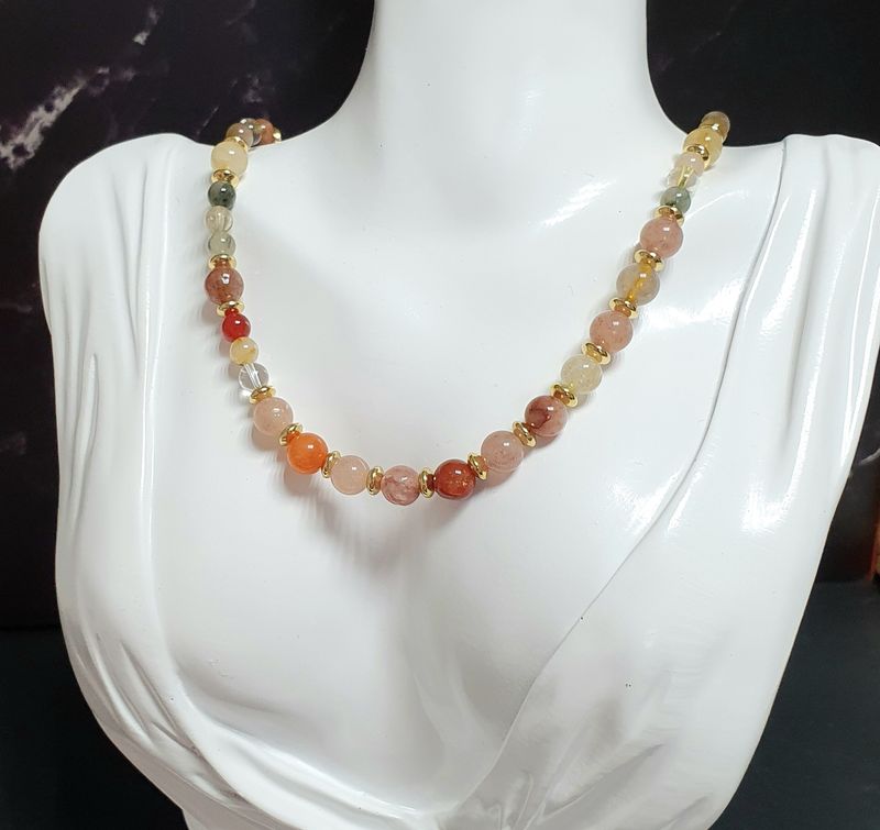 🙏 QUARTZ RUTILE 🙏 Magnifique tour de cou 40cm. Perles en véritable Quartz rutile grade 5A de haute qualité. CRÉATIVITÉ/VOLONTÉ/ÉNERGIE POSITIVE Fait main. Modèle unique.