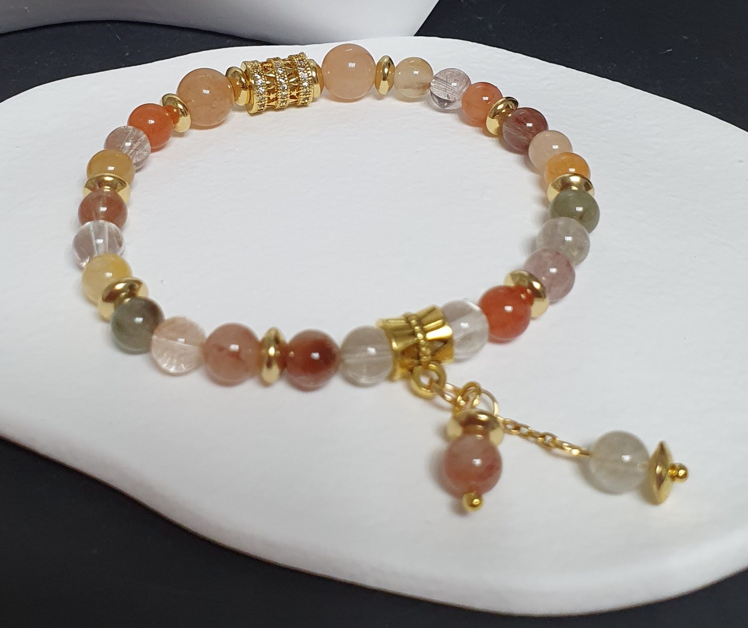 🙏 QUARTZ RUTILE 🙏 Très beau bracelet extensible T.standard 18,5cm. Perles en véritable Quartz rutile grade 5A de haute qualité. CRÉATIVITÉ/VOLONTÉ/ÉNERGIE POSITIVE. Fait main. Personnalisable.