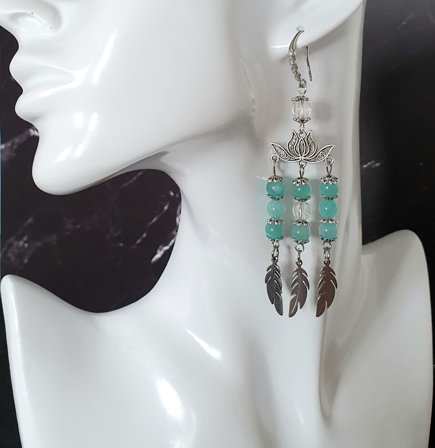🙏APAISEMENT/ÉQUILIBRE/CONCENTRATION🙏  🤩 Magnifiques boucles d&#39;oreilles BOHÊME FLEURS DE LOTUS en acier inoxydable. Perles en AMAZONITE et CRISTAL DE ROCHE. Faites main. Exemplaire unique.