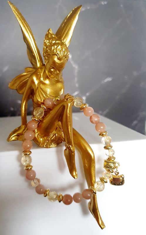 🐱 Bracelet extensible CHAT 🐱 T.standard 18cm (personnalisable) en CITRINE/PIERRE DE SOLEIL de haute qualité 🙏CHANCE/OPTIMISME/JOIE 🙏 Petite breloque Tête de chat et bélière Love dorées. Fait main