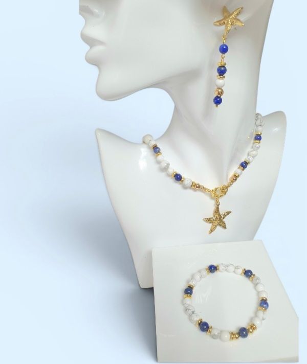 🙏SÉRÉNITÉ/ÉQUILIBRE/CONFIANCE 🙏 Bracelet extensible T.standard 18cm. Perles en HOWLITE et LAPIS-LAZULI. Fait main