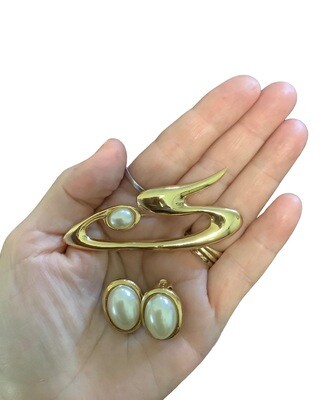 ​Vintage Faux Pearl Brooch & Clip-On Earring Set 