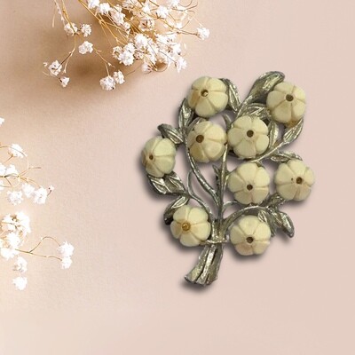 Gorgeous Vintage Flower Brooch