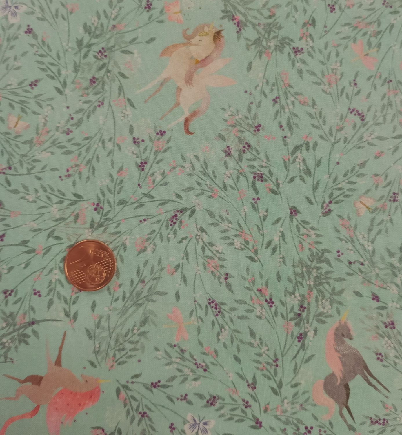 Tela Americana con unicornios