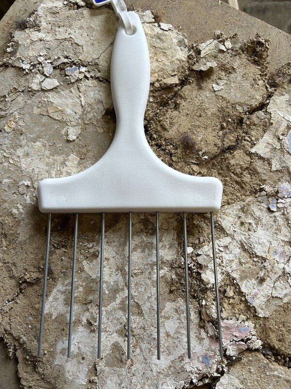 Scratching Combs