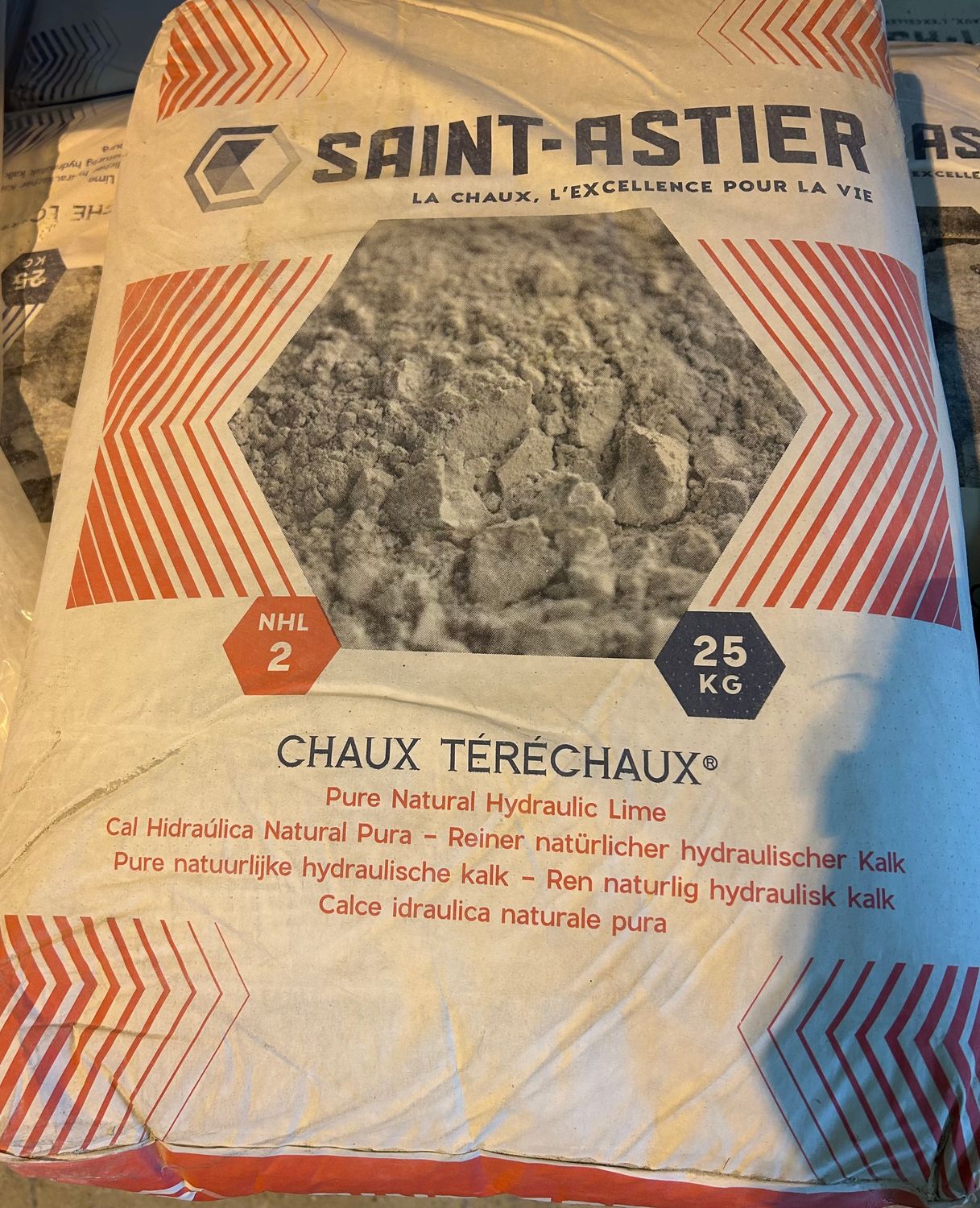 St Astier NHL 2 (25Kg)