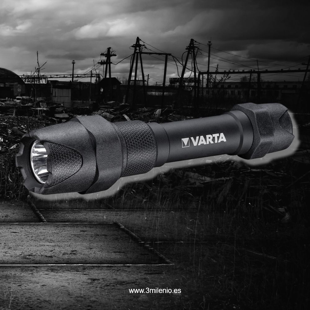 Linterna Indestructible F20 PRO