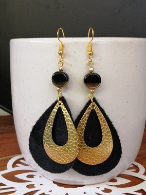 hammered brass open tear drop on black suede with black & gold bead