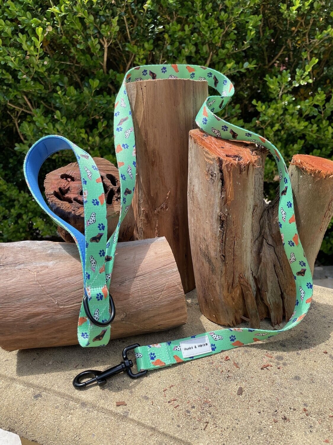 "Thumb Dogs" Leashes