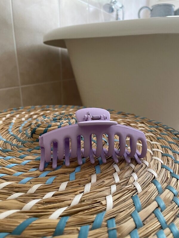 Lilac Hair Claw