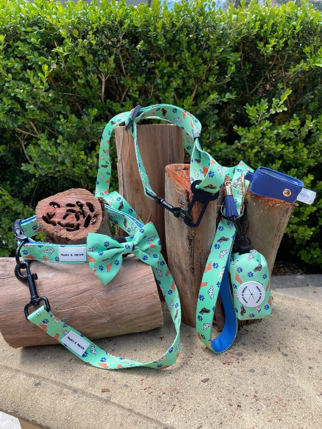 "Thumb dog" Essential Bundle