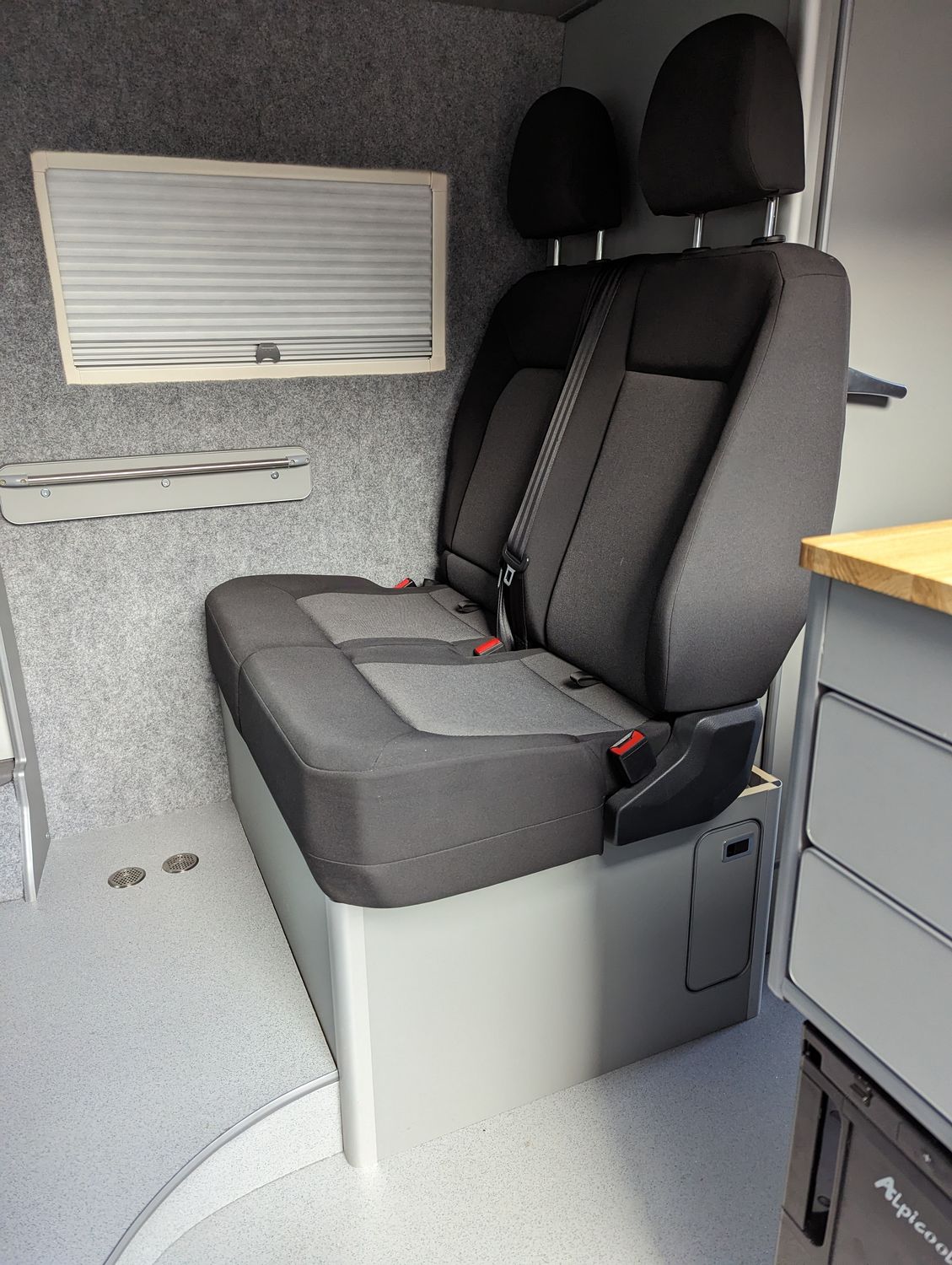 Rear Passenger Seat Base Surround – VW Crafter/MAN TGE Double Seat Riser Companion