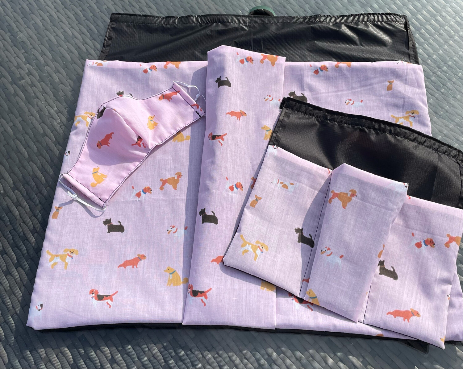 Dog Grooming Fur Bin Waste Set / Pink Breeds