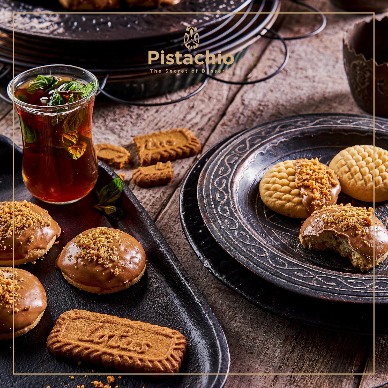 Plain Kahk Lotus Topping Box 1 KG