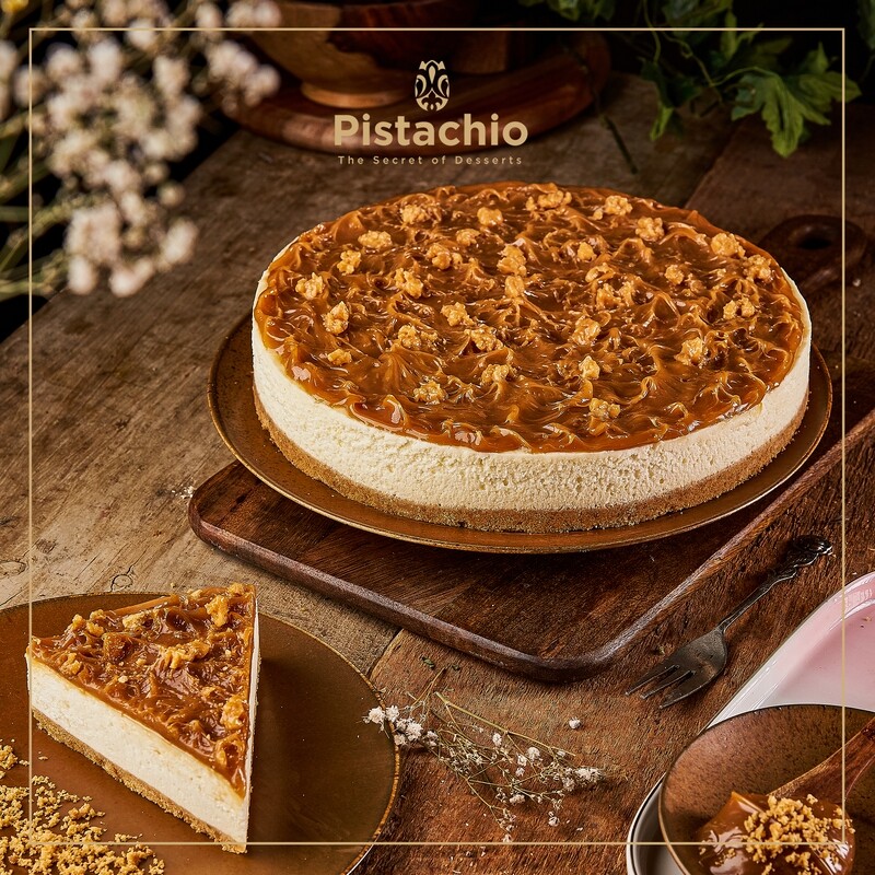 Caramel CrumbleCheesecake Torte