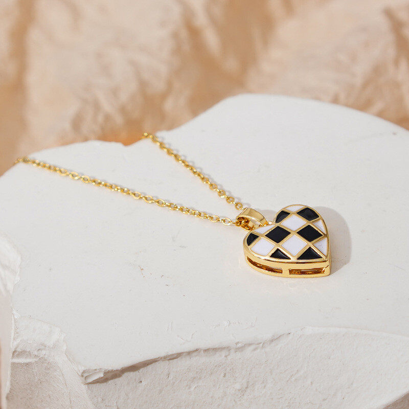 Checkerboard Fashion Heart Necklace