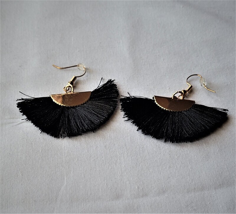 ​Black Tassel Fan Earring