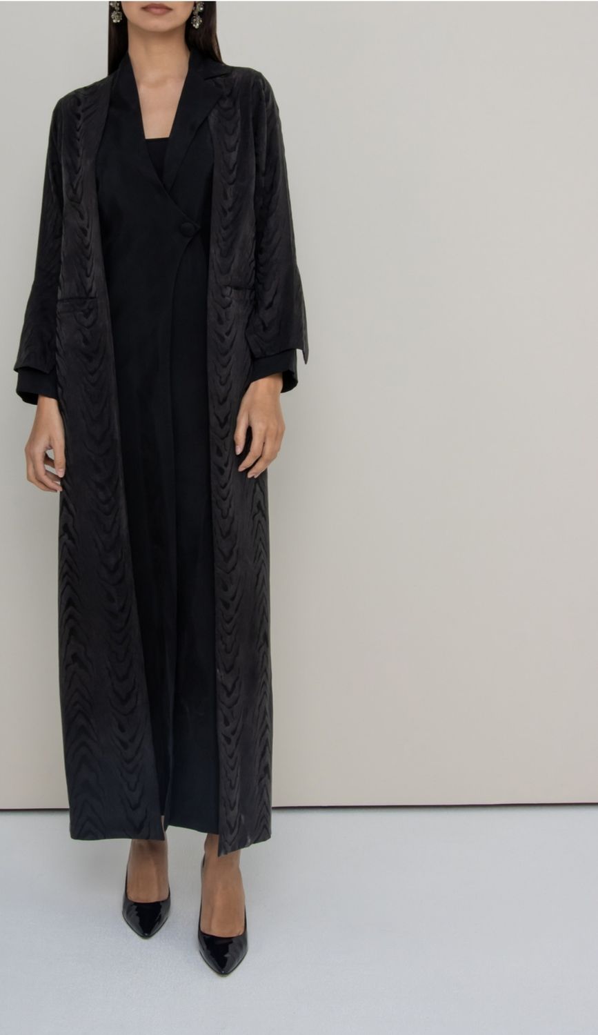 Ripple Abaya in Black