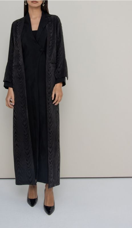 Ripple Abaya in Black