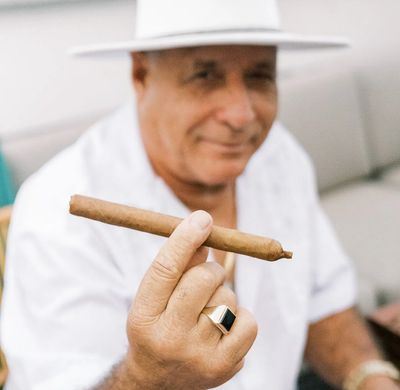 CIGAR ROLLING SECURE DEPOSIT