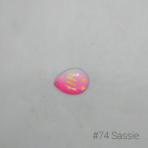 #74-G Sassie W/Gold Back Size 4 3pk Krankie Lure Colorado Blades
