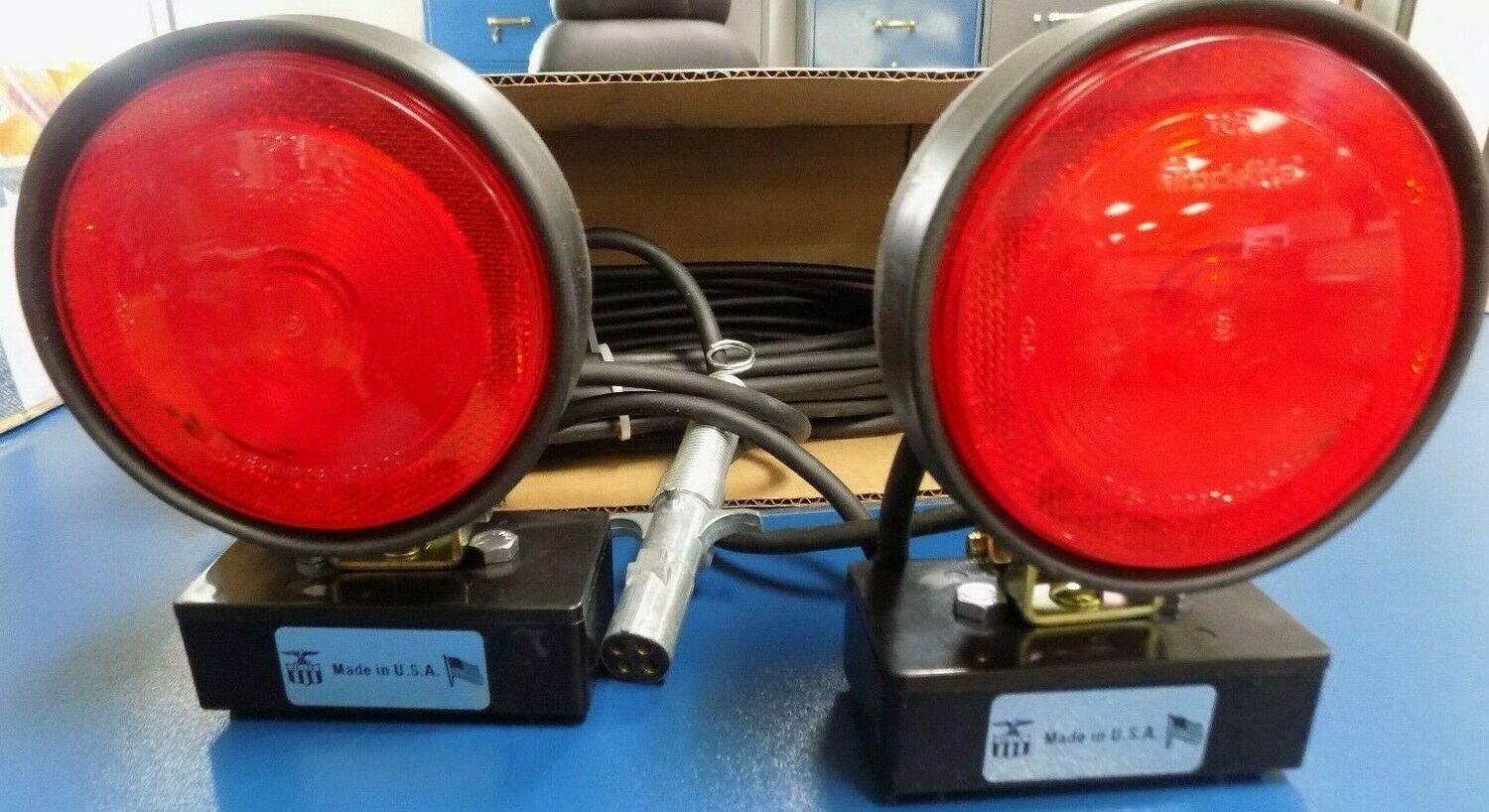 4 PIN Round, BBM Magnetic STT Tow Lights