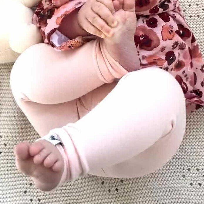 Newborn broekje pink