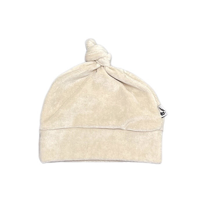 Knoopmutsje nicky light beige 
