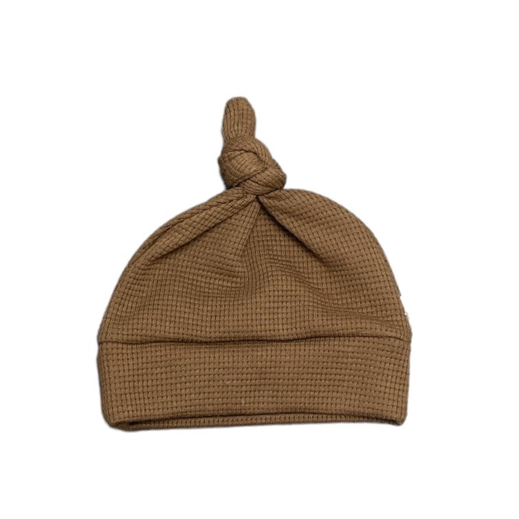 Knoopmutsje waffle brown 