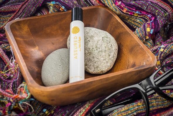 Mixologie Assured Natural  roll on perfume oil