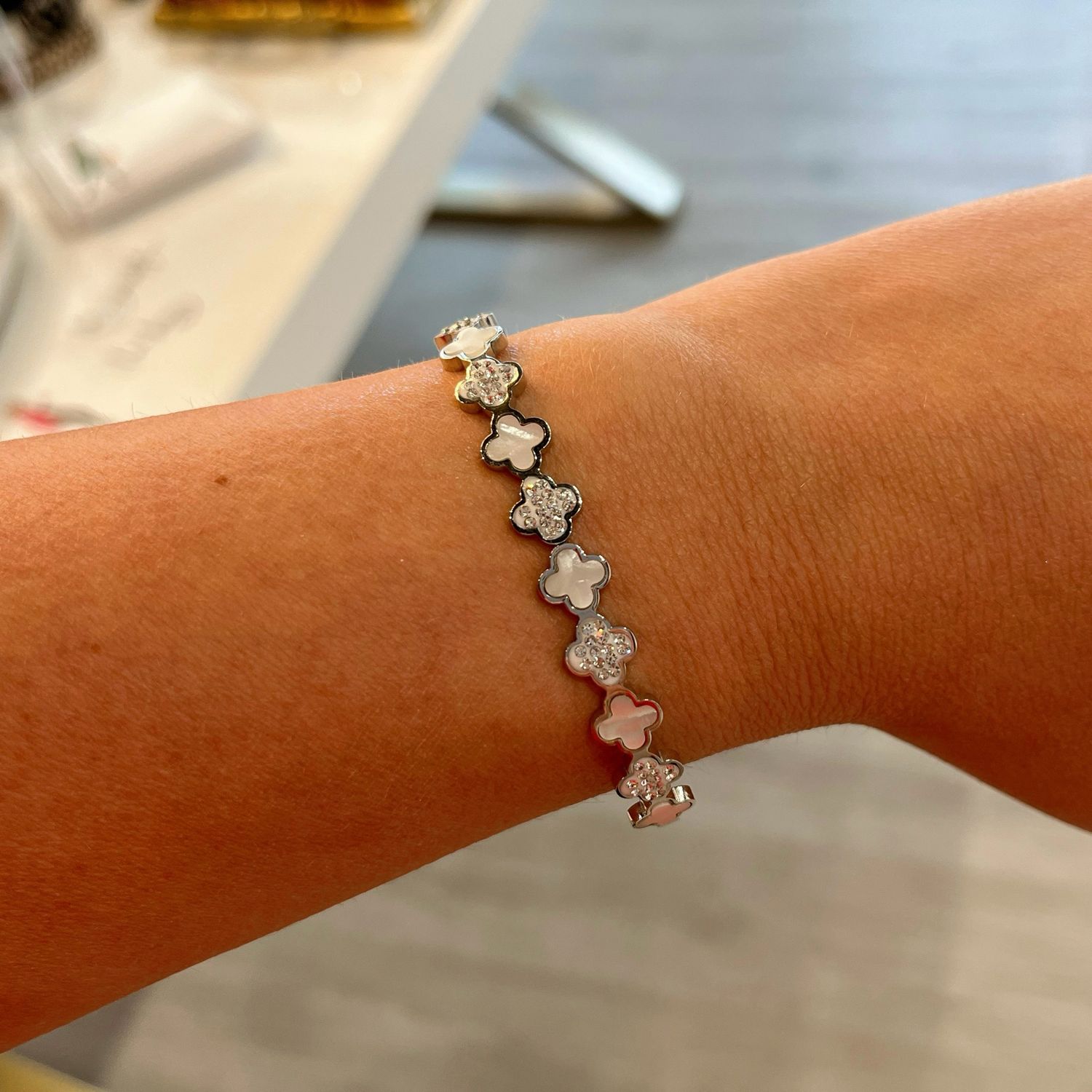 Stella Bangle