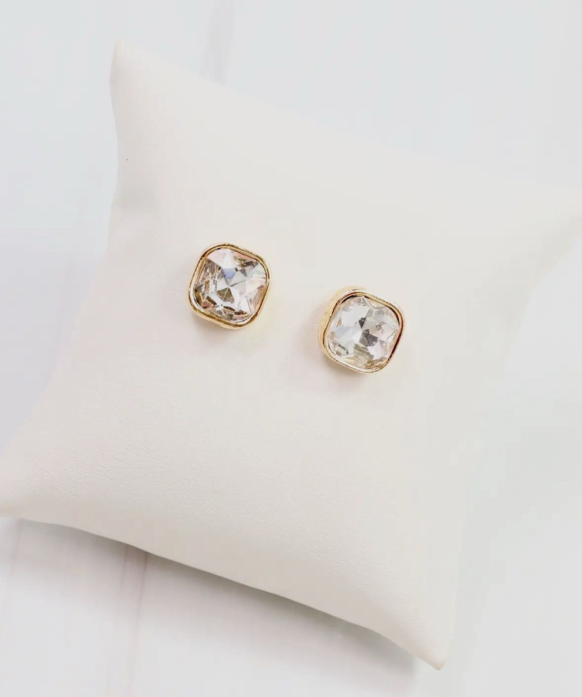 Fontaine Studs