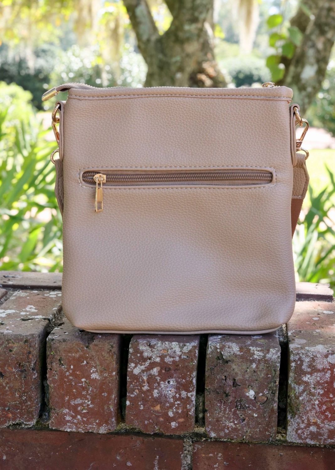 Briggs Crossbody