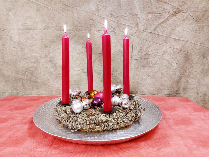 Giant candle 3 x 30 cm Deep Red paraffin 4-pack.
