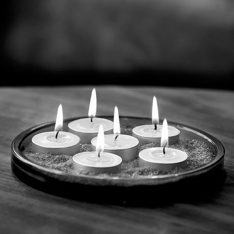 Maxi tealights paraffin 10 hours 10 pcs.