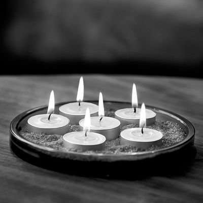 Maxi tealights paraffin 10 hours 10 pcs.