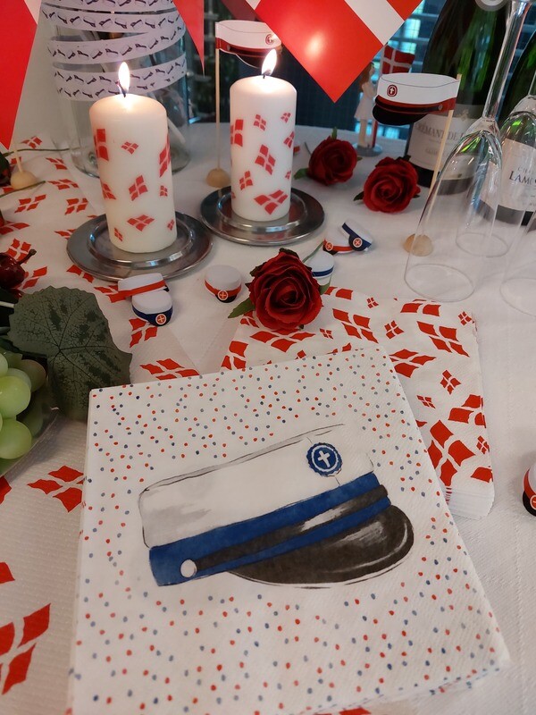 Lunch napkins 3-Ply 33 x 33 cm 20 pcs. "Student Cap Blue"