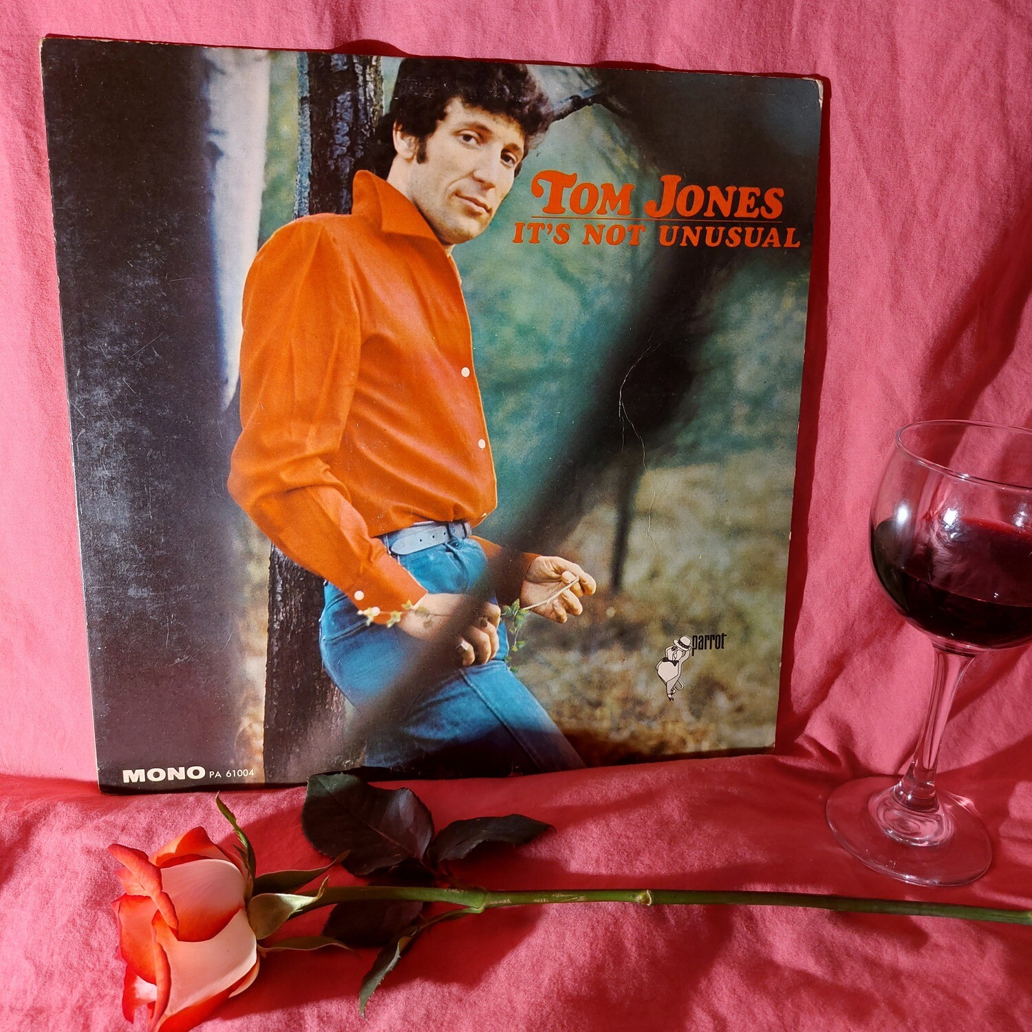 Tom Jones - It's Not Unusual (1965)