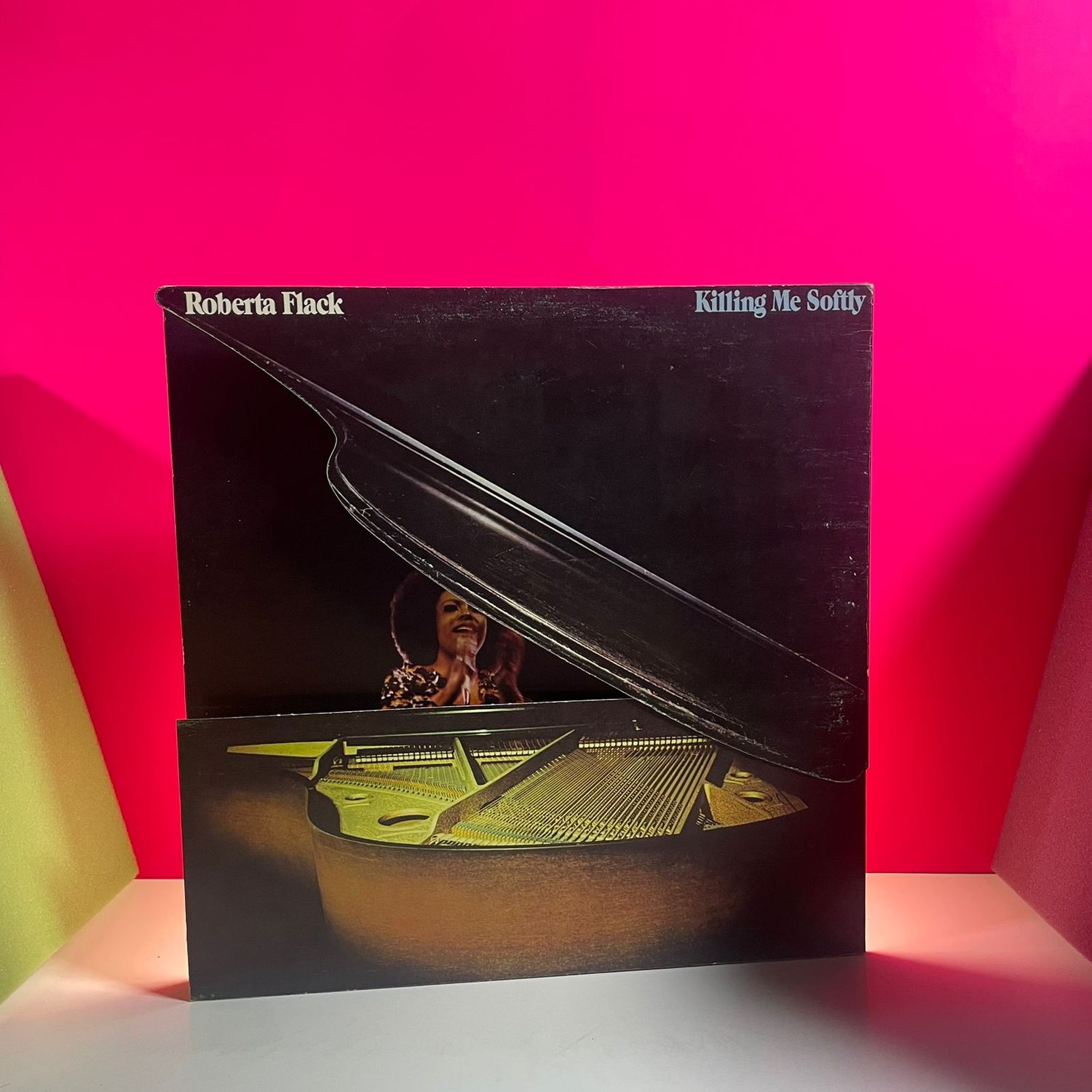 Roberta Flack - Killing Me Softly (1973)