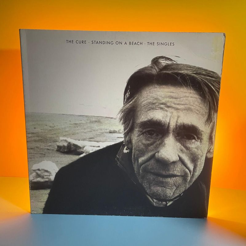 The Cure - Standing on a Beach (1986)
