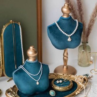 JOYAS