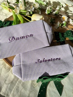 Pochette brodée : team Salvatore ou Damon 🧛♀️🧛