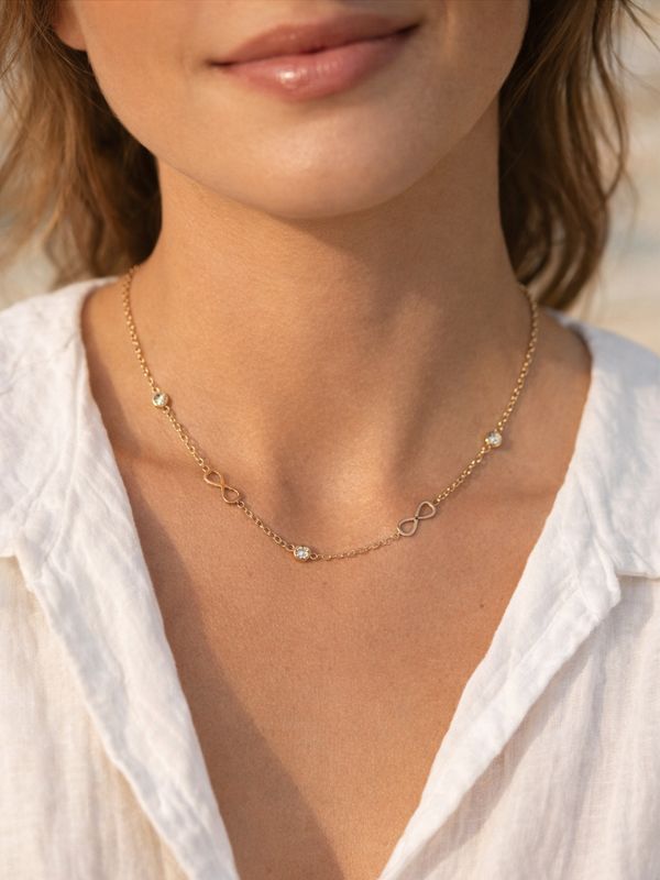 Collier Infini “À Contresens” – Le symbole d’un amour éternel en acier inoxydable
